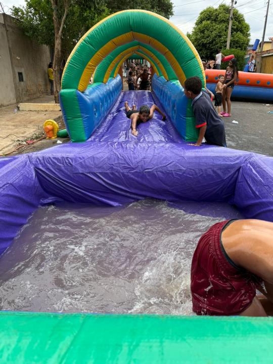 Foto 6 de 11 — A força do Bem: crianças do Valle Verde ganham festa e presentes em ação solidária entre amigos